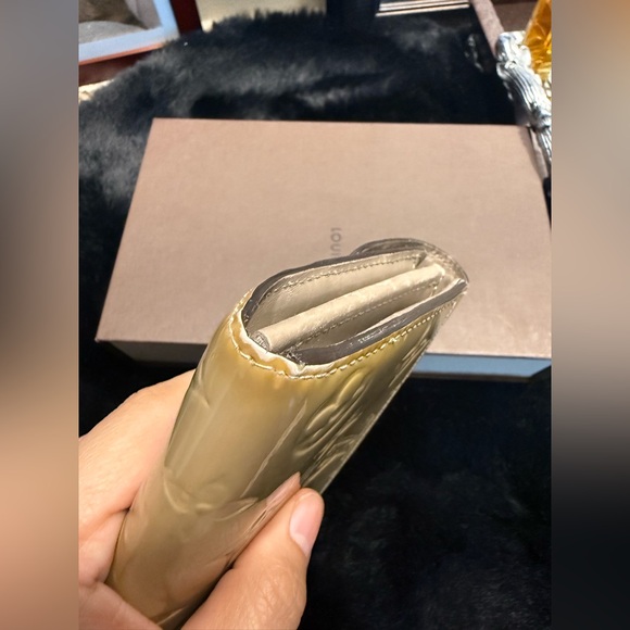 Louis Vuitton Sarah Wallet - Picture 7 of 17